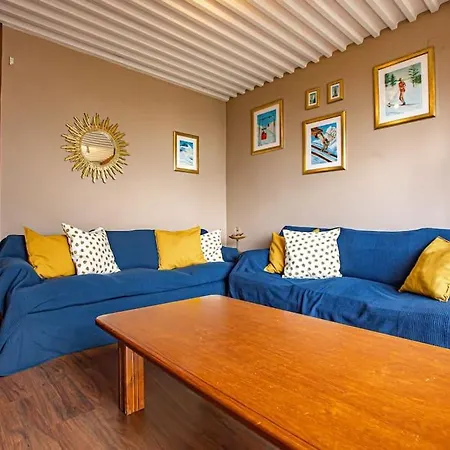 Holidays, Edificio Europa, 8 Personas, 2