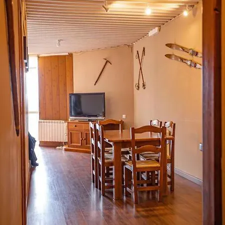 Holidays, Edificio Europa, 8 Personas, 2 *