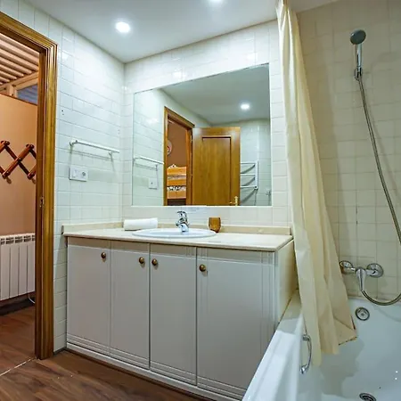 Holidays, Edificio Europa, 8 Personas, 2